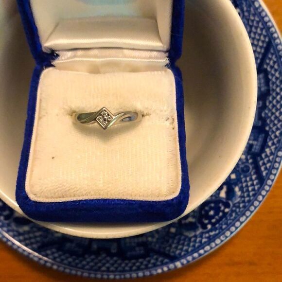 Jewelry - 💛 10k White Gold Diamond Ring